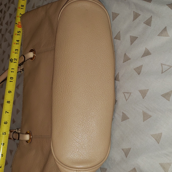 💕🔥Beige Michael Kors Bag Tote🔥💕 - Picture 8 of 12